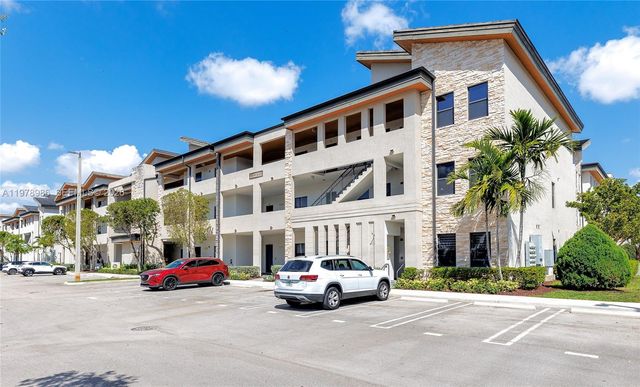 7925 NW 104th Ave 28, Doral, FL 33178