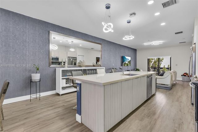 7925 NW 104th Ave 28, Doral, FL 33178