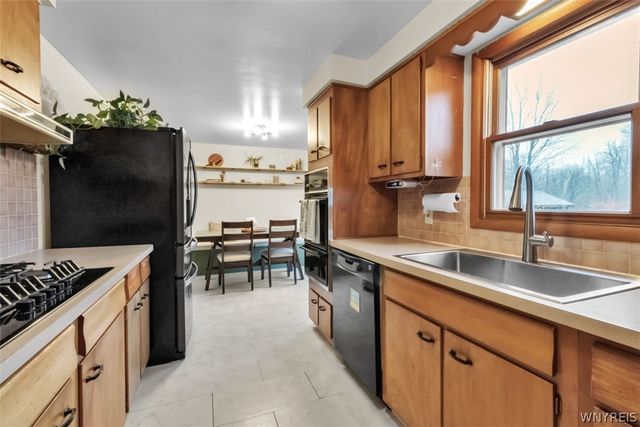 2932 Krueger Road, Wheatfield, NY 14120