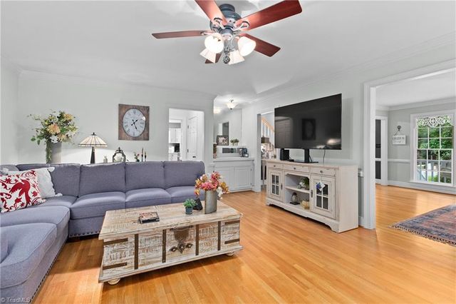 806 Mcnair Court, High Point, NC 27265