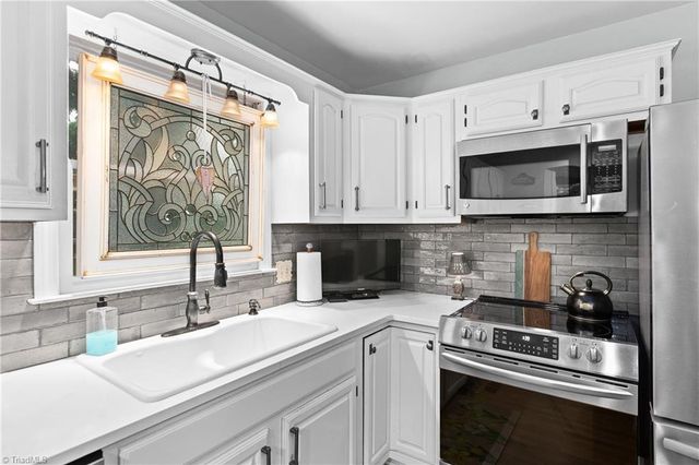 806 Mcnair Court, High Point, NC 27265