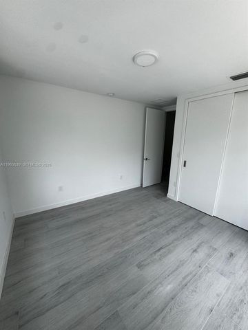 3204 Plaza St, Miami, FL 33133