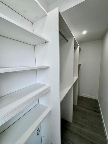 3204 Plaza St, Miami, FL 33133