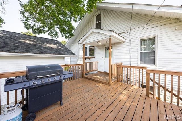 110 N 32nd Street, Belleville, IL 62226
