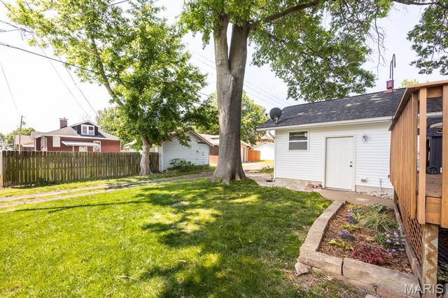 110 N 32nd Street, Belleville, IL 62226