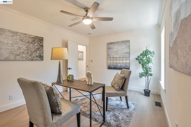 6927 Sunkist Dr, Oakland, CA 94605