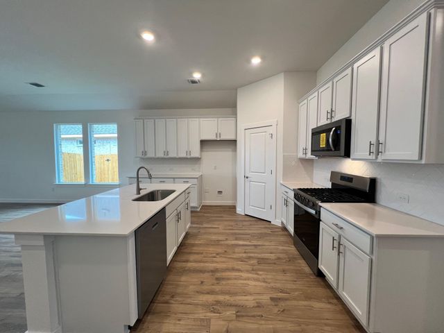 1925 Crooked Creek ST, Leander, TX 78641