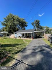 3900 ELMWOOD DR, Alexandria, VA 22303