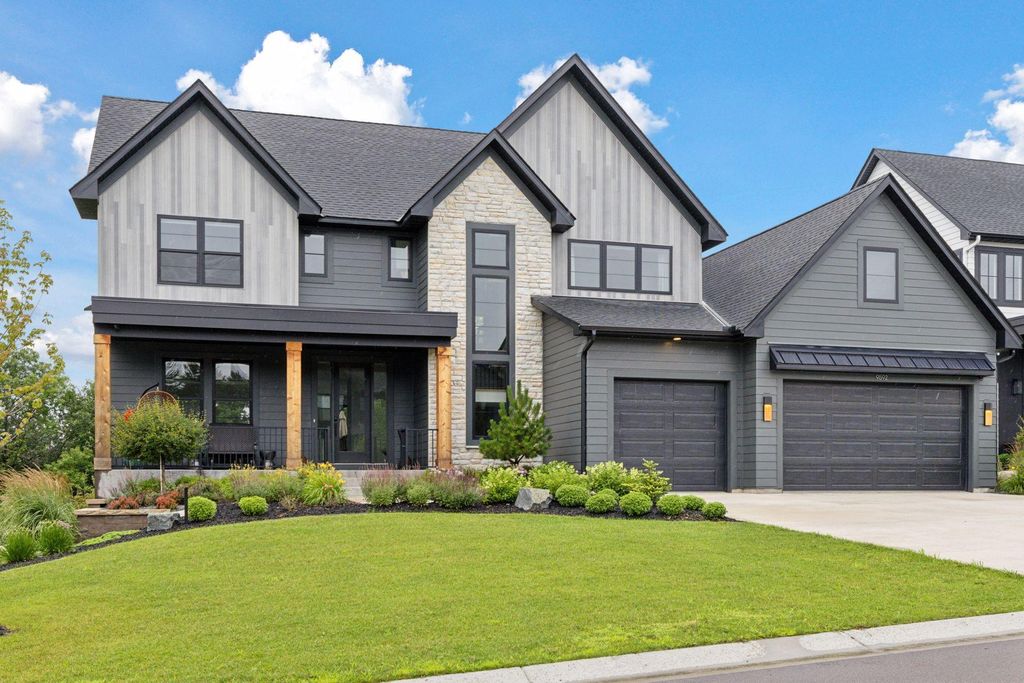 9592 Iron Horse Road, Woodbury, MN 55129