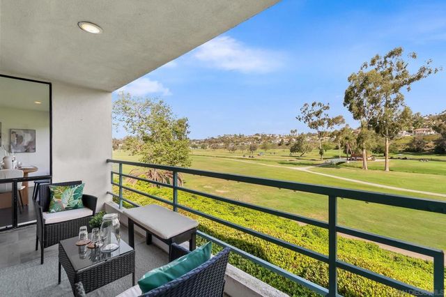 2556 Navarra Drive C, Carlsbad, CA 92009