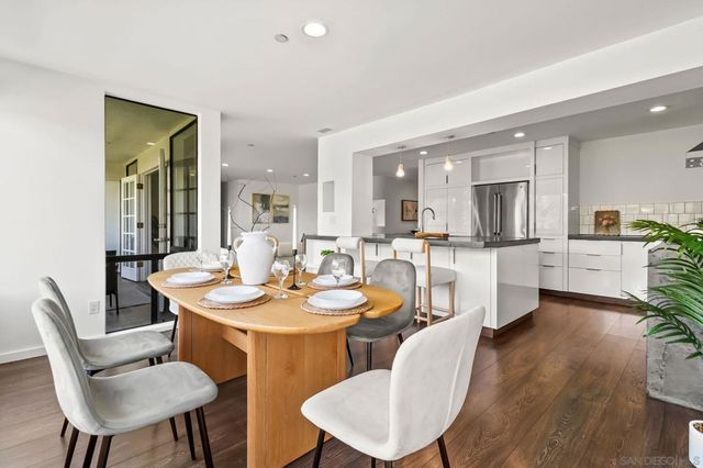 2556 Navarra Drive C, Carlsbad, CA 92009