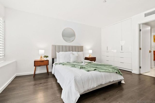 2556 Navarra Drive C, Carlsbad, CA 92009