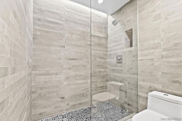 2556 Navarra Drive C, Carlsbad, CA 92009