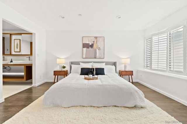 2556 Navarra Drive C, Carlsbad, CA 92009
