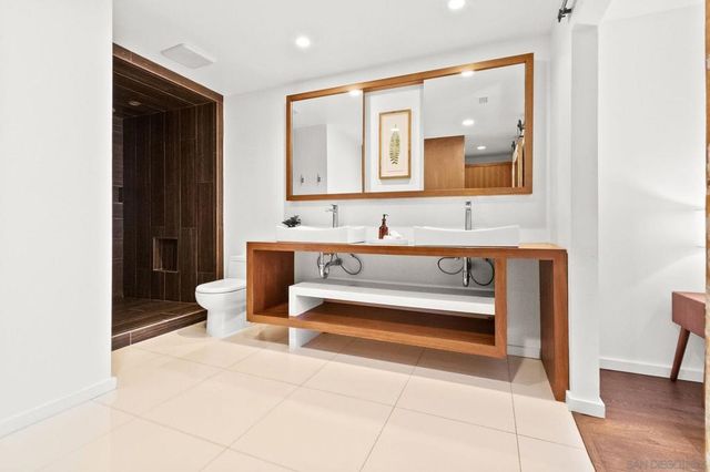2556 Navarra Drive C, Carlsbad, CA 92009