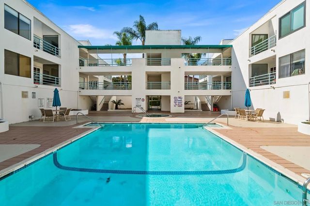 2556 Navarra Drive C, Carlsbad, CA 92009