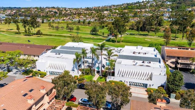 2556 Navarra Drive C, Carlsbad, CA 92009