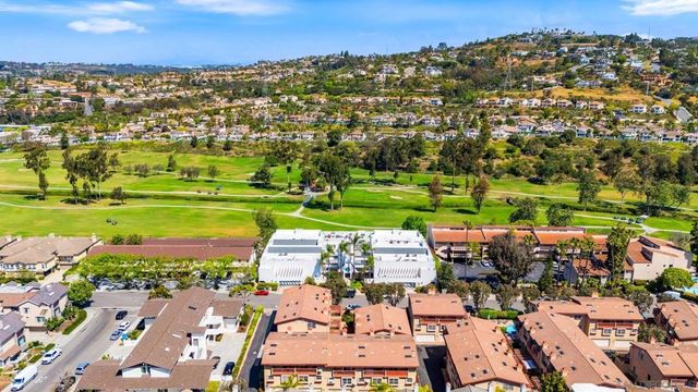2556 Navarra Drive C, Carlsbad, CA 92009