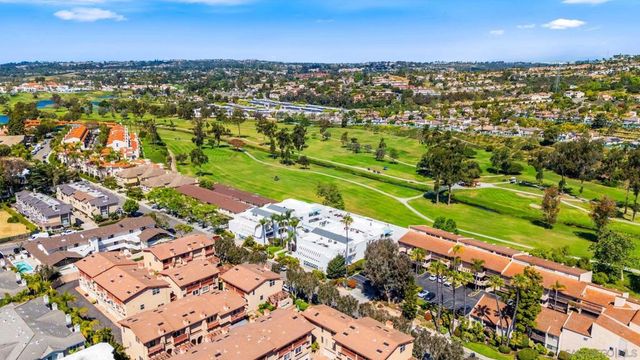 2556 Navarra Drive C, Carlsbad, CA 92009