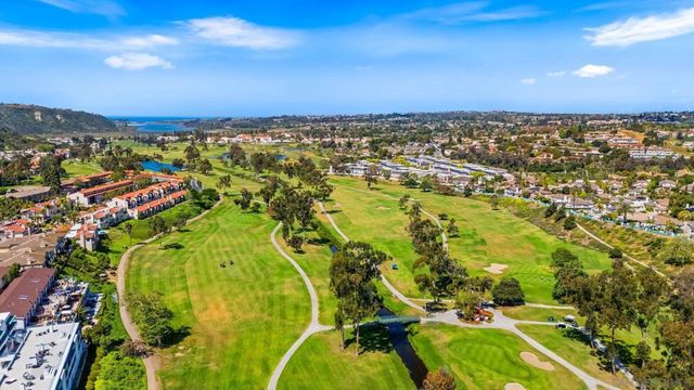 2556 Navarra Drive C, Carlsbad, CA 92009