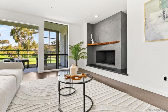 2556 Navarra Drive C, Carlsbad, CA 92009