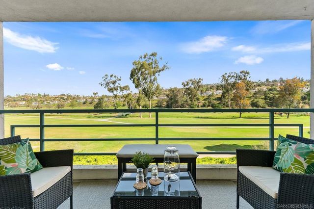 2556 Navarra Drive C, Carlsbad, CA 92009