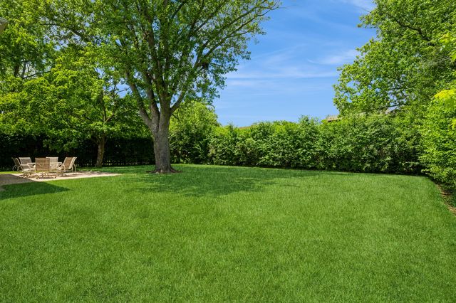 1720 Central Avenue, Deerfield, IL 60015
