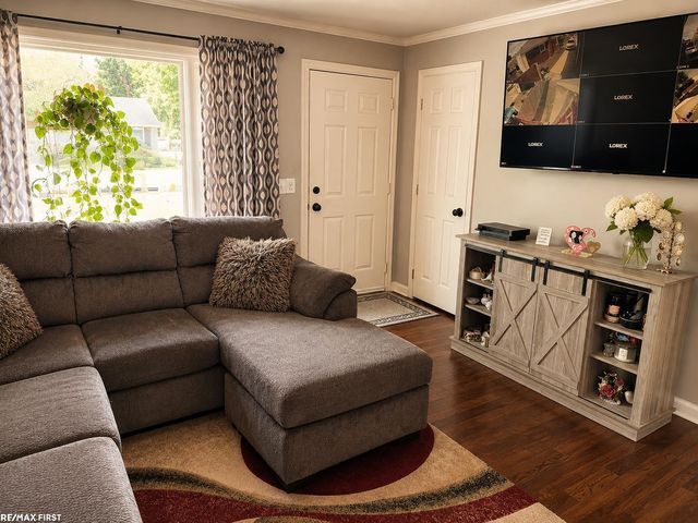 28059 Bohn Street, Roseville, MI 48066