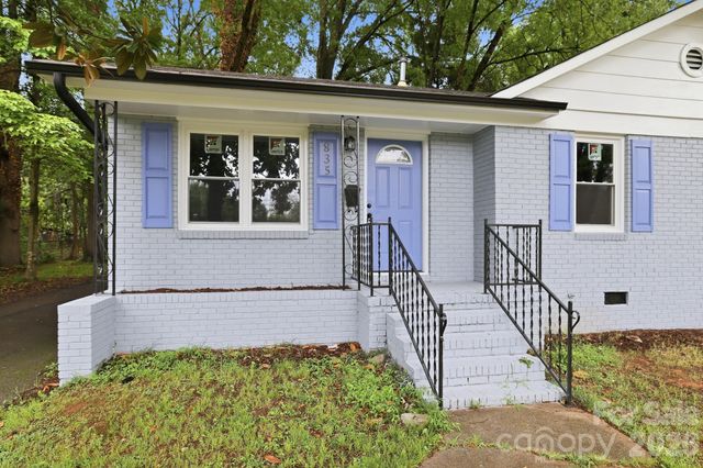 835 Ranch Road, Charlotte, NC 28208