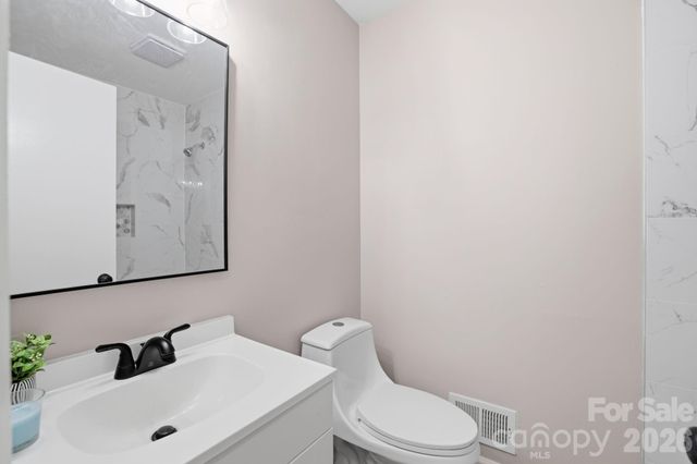 835 Ranch Road, Charlotte, NC 28208