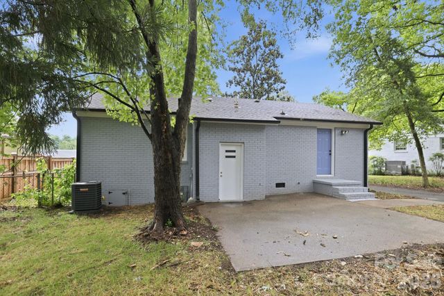 835 Ranch Road, Charlotte, NC 28208