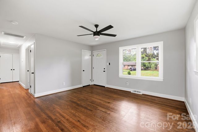 835 Ranch Road, Charlotte, NC 28208