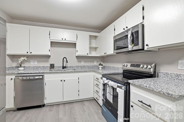 835 Ranch Road, Charlotte, NC 28208