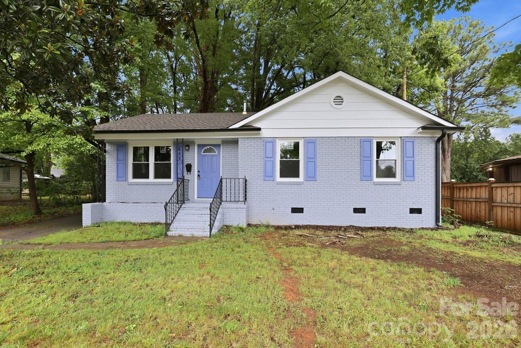 835 Ranch Road, Charlotte, NC 28208