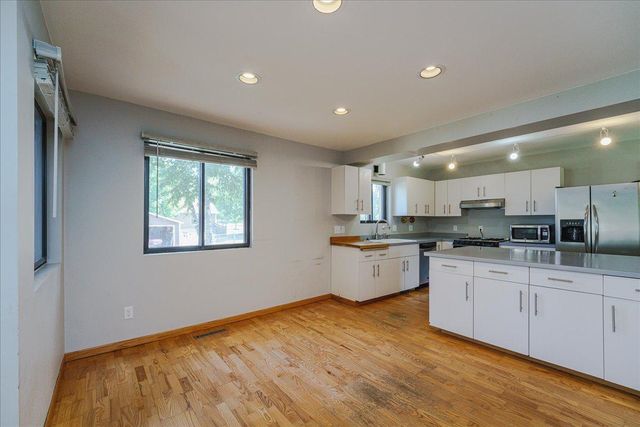 1009 2nd Street E, Hastings, MN 55033