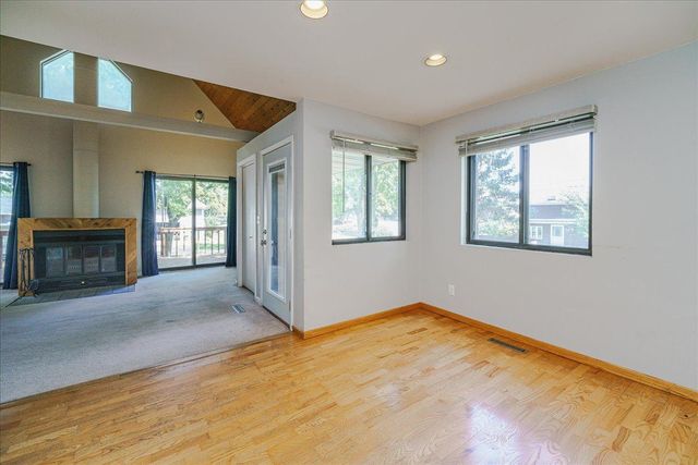 1009 2nd Street E, Hastings, MN 55033