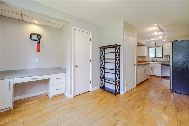 1009 2nd Street E, Hastings, MN 55033