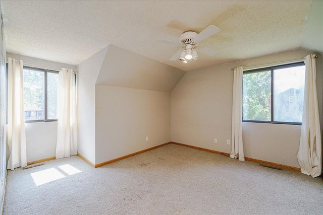 1009 2nd Street E, Hastings, MN 55033