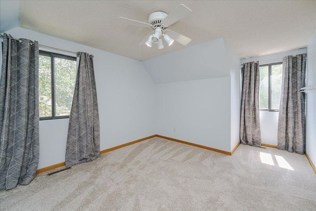 1009 2nd Street E, Hastings, MN 55033