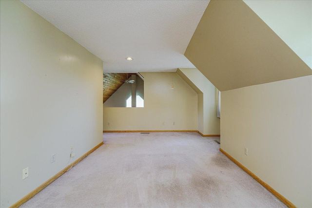 1009 2nd Street E, Hastings, MN 55033