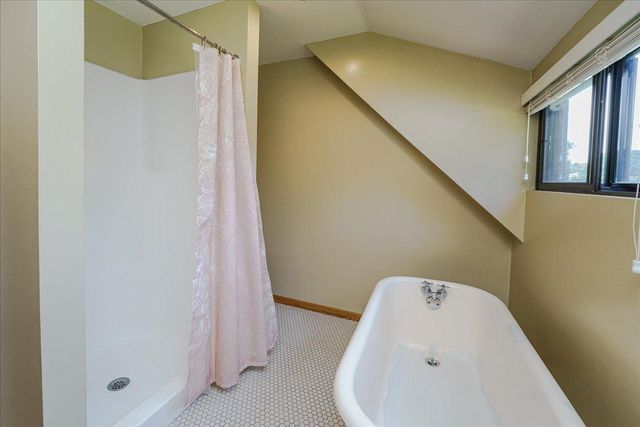 1009 2nd Street E, Hastings, MN 55033
