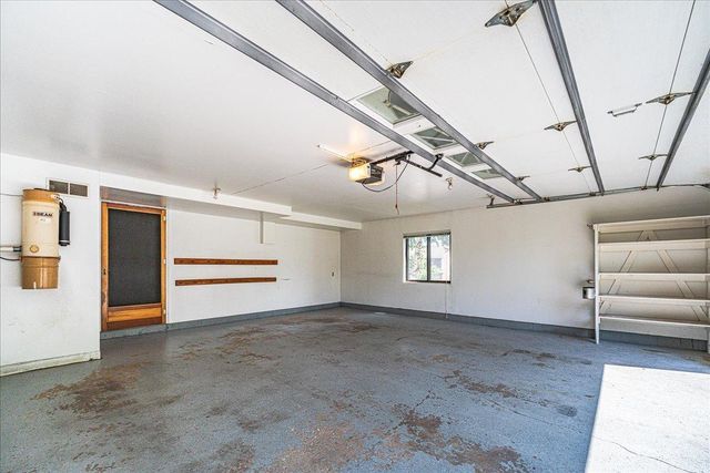 1009 2nd Street E, Hastings, MN 55033