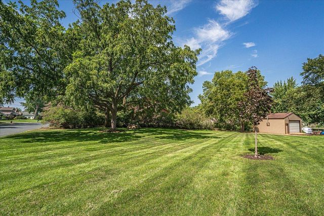 1009 2nd Street E, Hastings, MN 55033