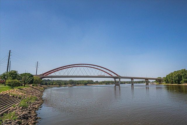 1009 2nd Street E, Hastings, MN 55033