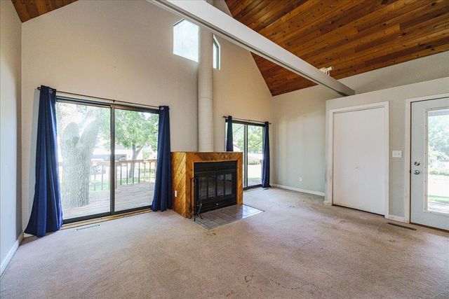 1009 2nd Street E, Hastings, MN 55033