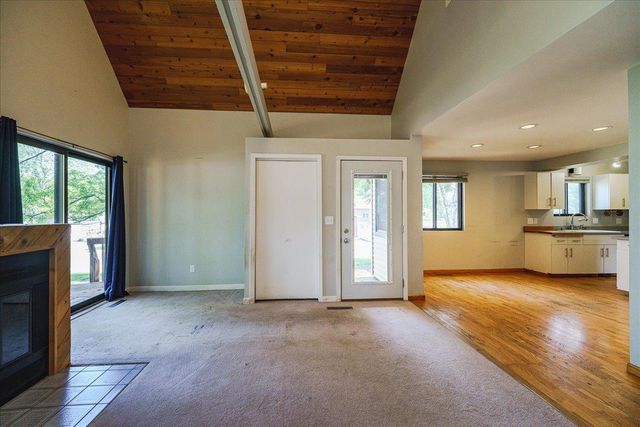 1009 2nd Street E, Hastings, MN 55033
