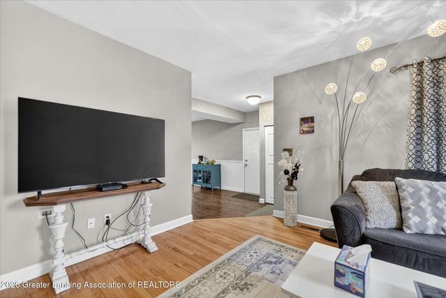 5902 Beuna Parkway, Haslett, MI 48840