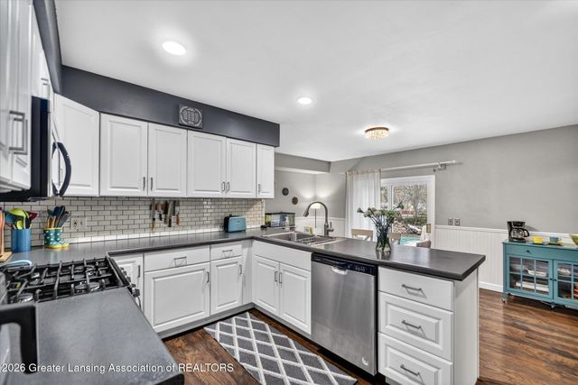 5902 Beuna Parkway, Haslett, MI 48840