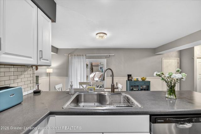 5902 Beuna Parkway, Haslett, MI 48840