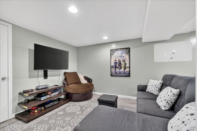 5902 Beuna Parkway, Haslett, MI 48840